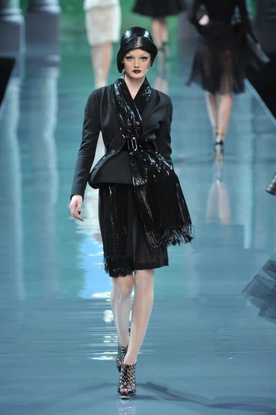 Look 9